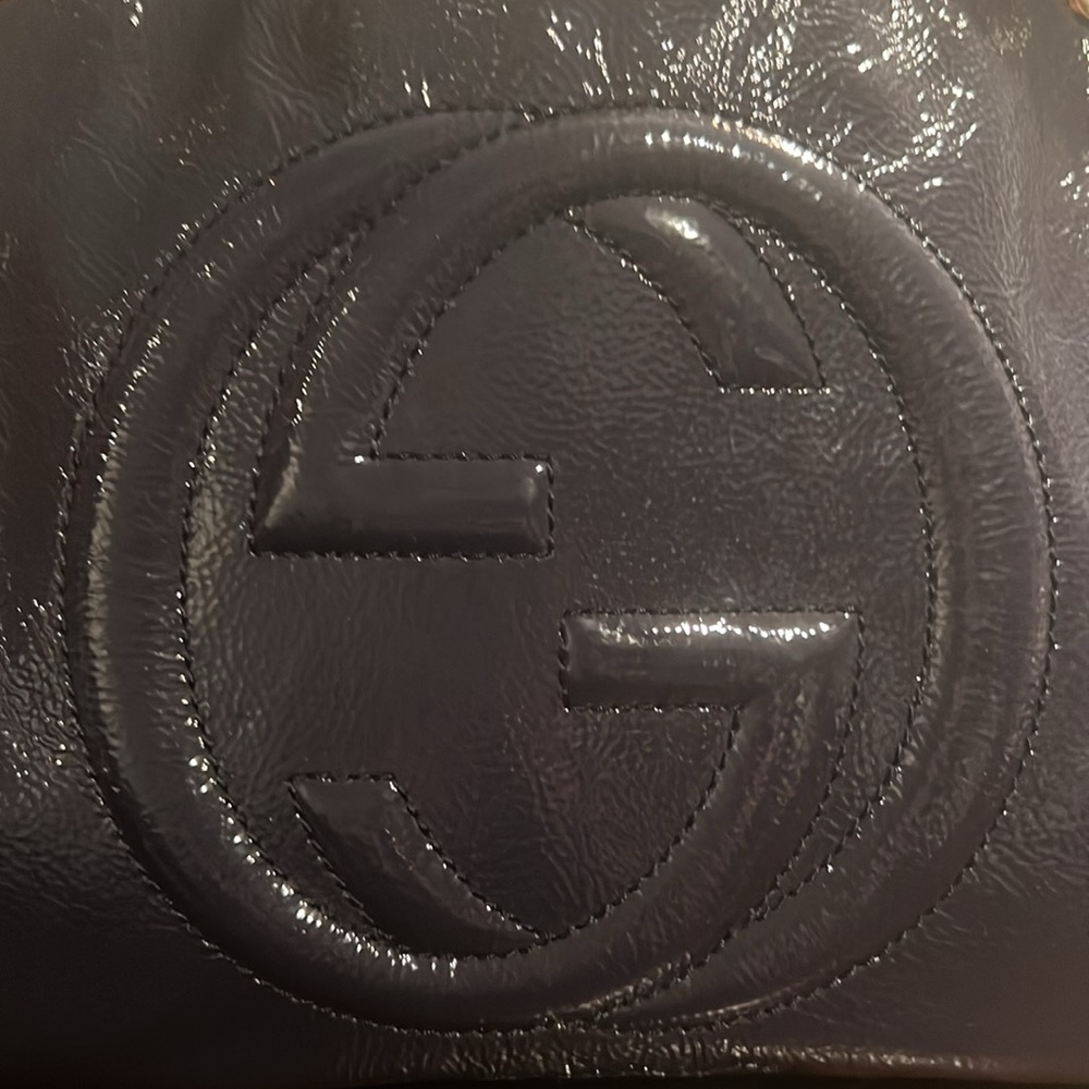 GUCCI Patent Leather SoHo Chain Bag Navy - Picture 4 of 17
